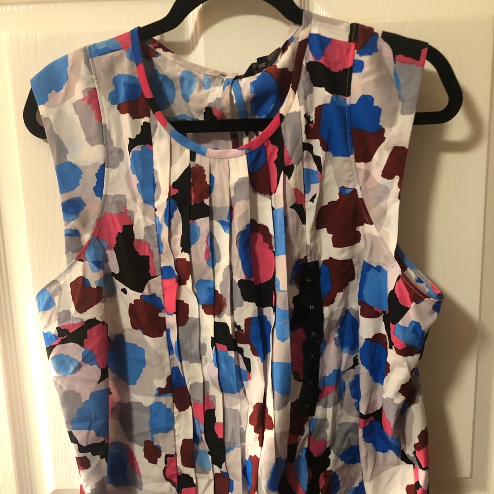 Sleeveless blouse/shell multi-colored